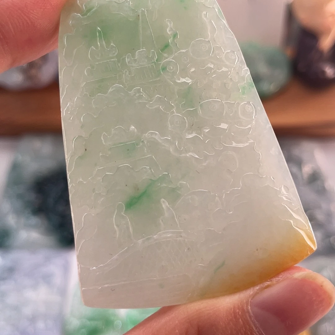 翡翠未镶嵌颈饰山水牌