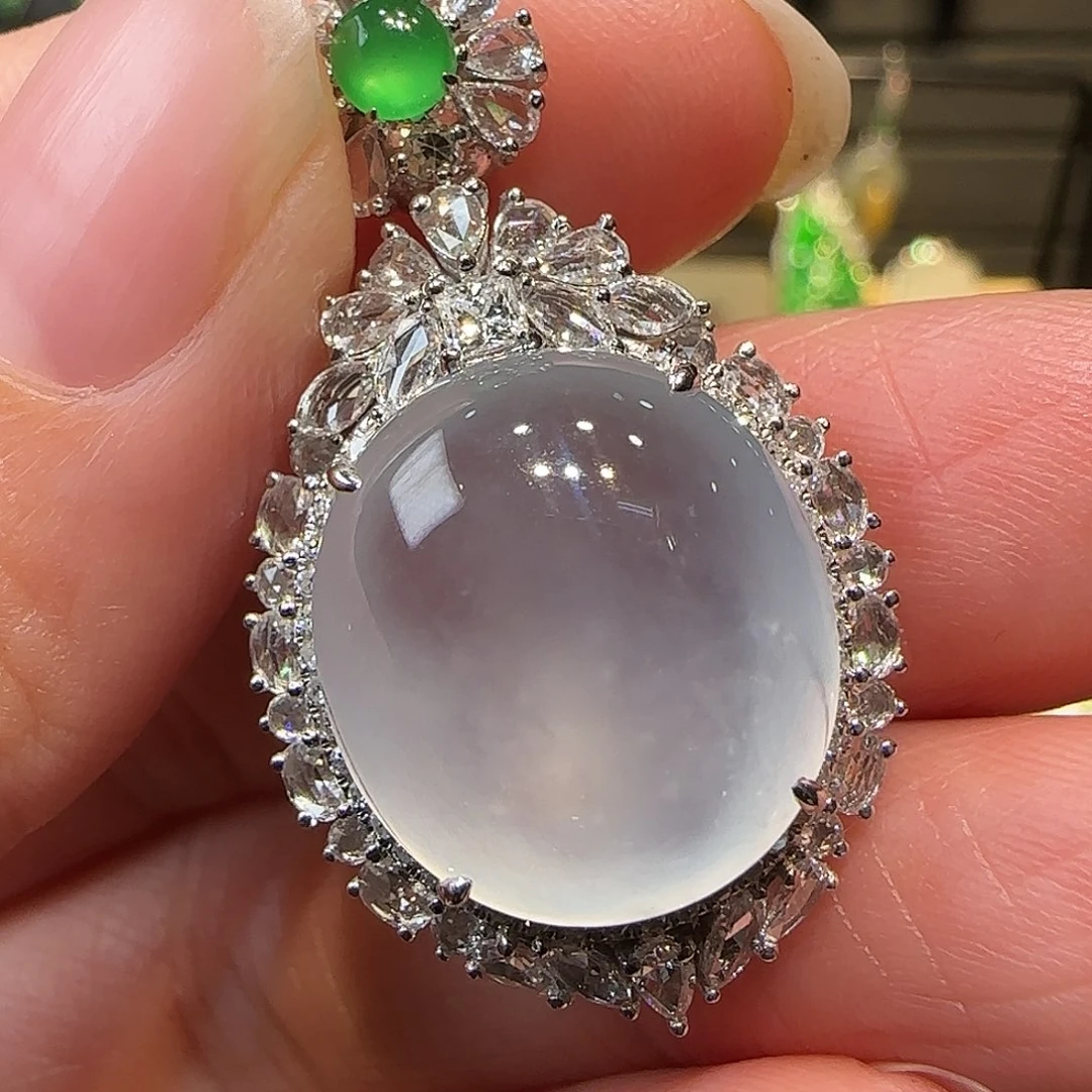 翡翠18K金镶嵌吊坠(赠链)