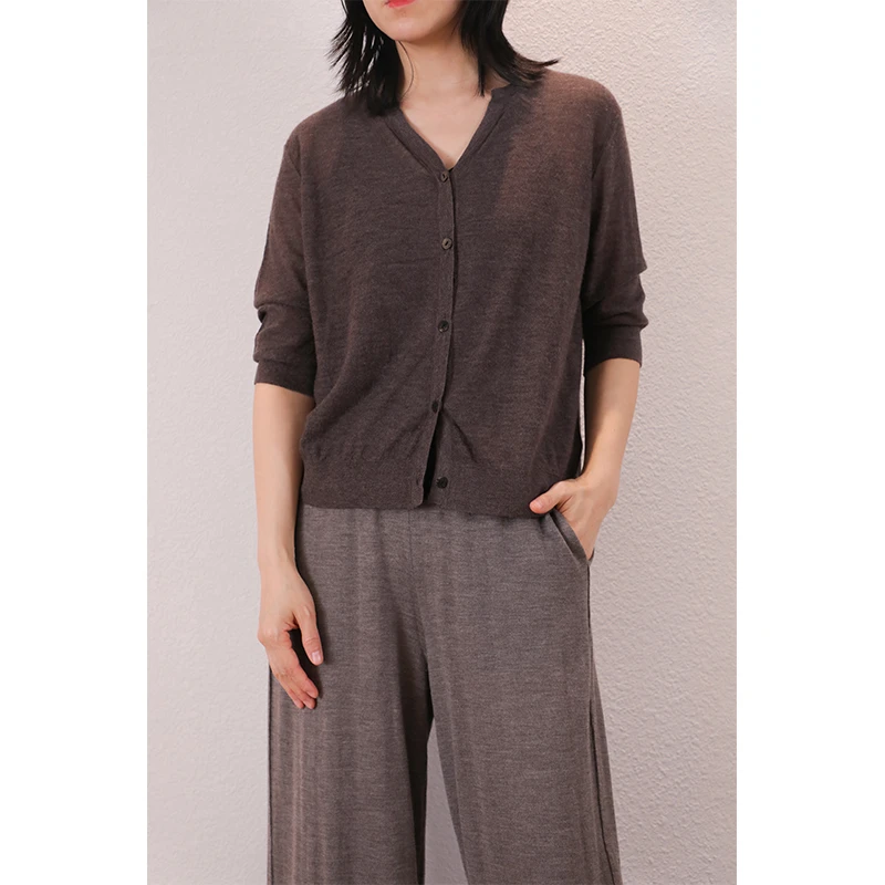 东雍 微透美学 精纺80支简约圆领五分袖宽松薄款羊绒针织小开衫