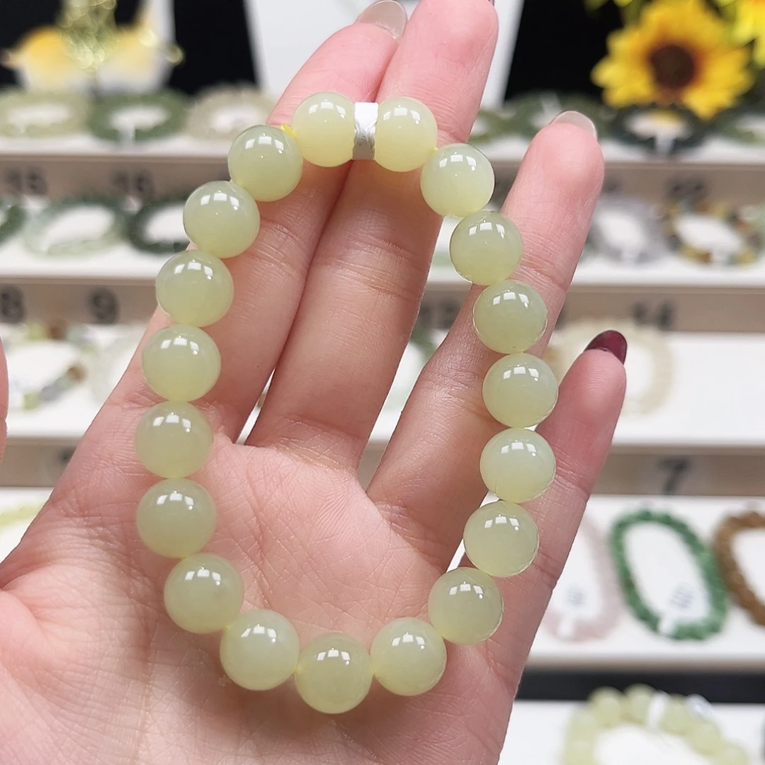 樱****和田玉未镶嵌手链