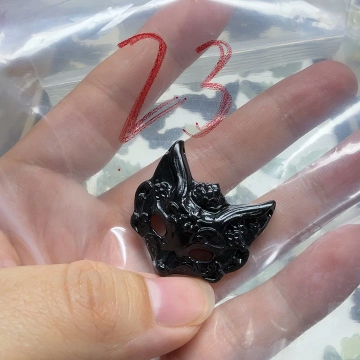 透闪石-蛇纹石玉吊坠未镶嵌