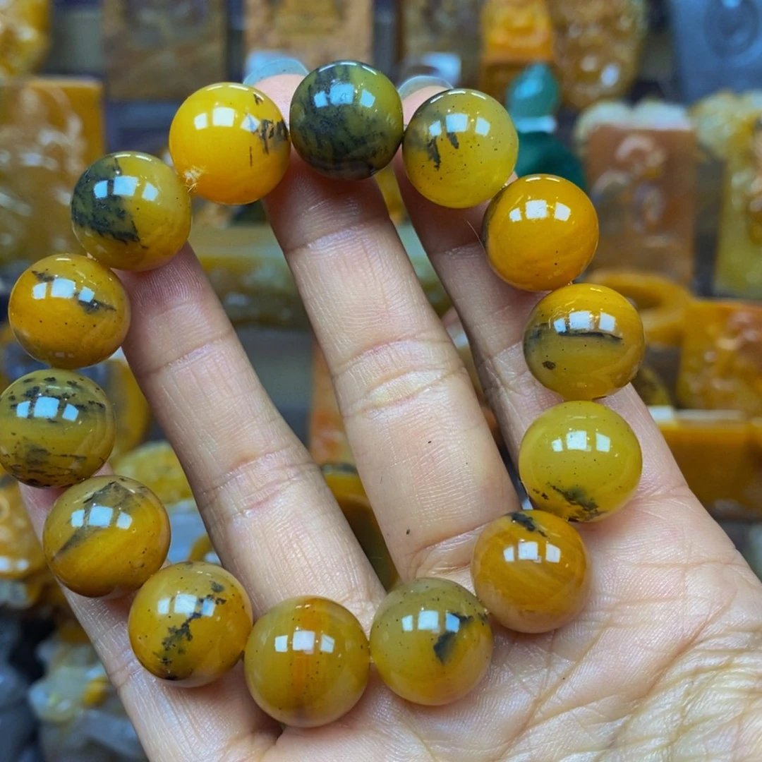 未镶嵌石英质玉（黄龙玉）颈饰