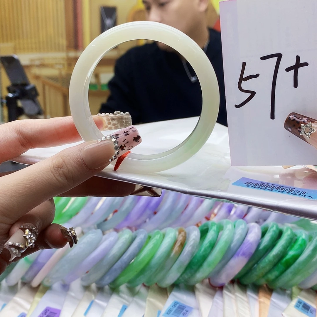 翡翠未镶嵌手镯jjj