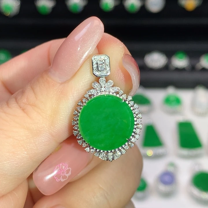 翡翠吊坠(不含链)18K金镶嵌