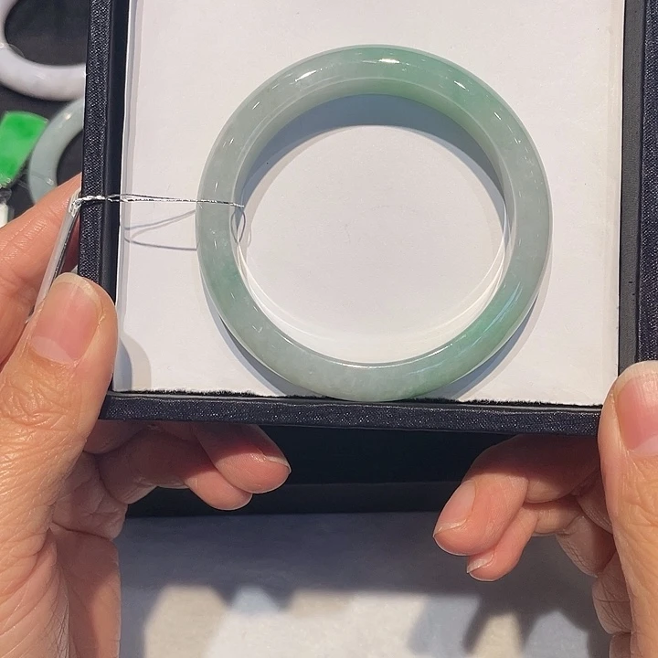 翡翠未镶嵌手镯翡翠手镯