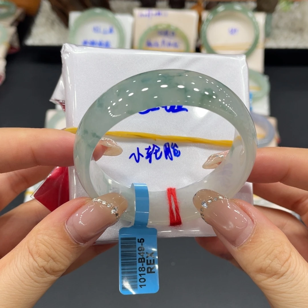 未镶嵌手镯翡翠缅甸翡翠手镯