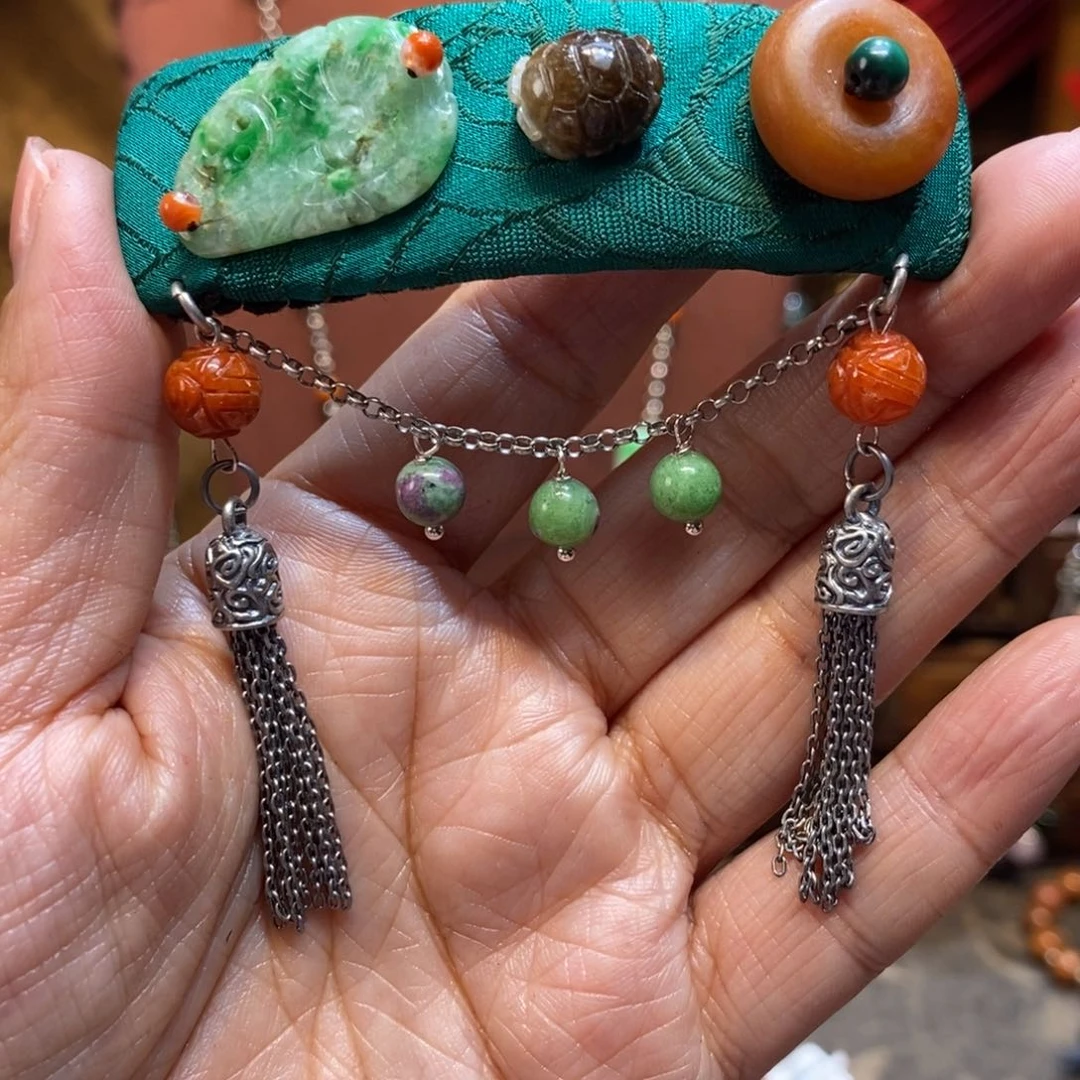 翡翠吊坠(赠链)未镶嵌