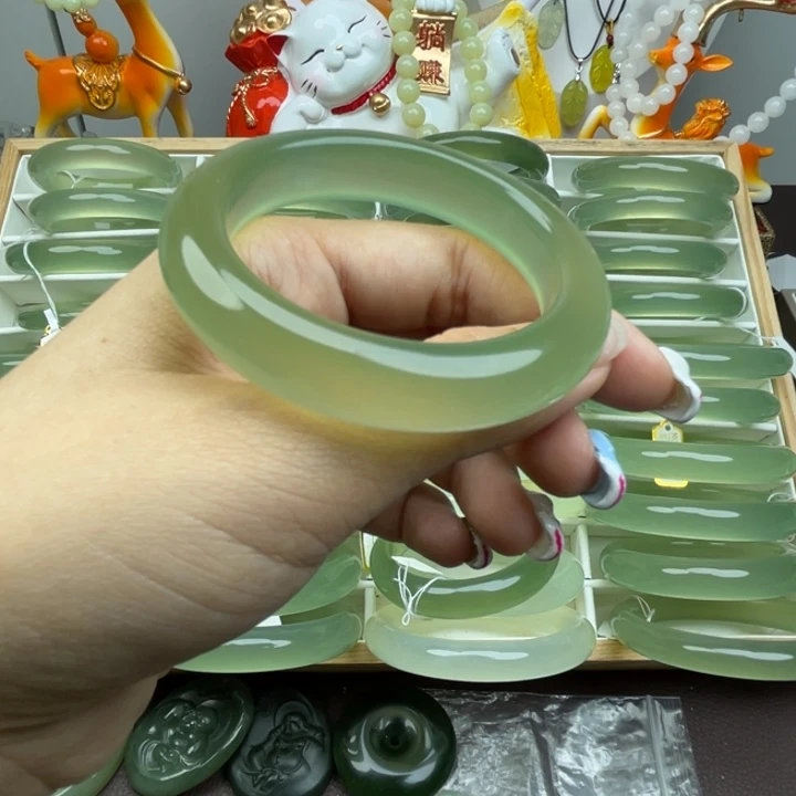 沙***面岫玉未镶嵌手镯岫玉手镯