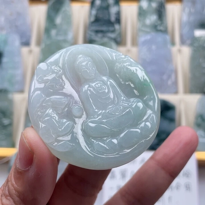 翡翠未镶嵌颈饰玉