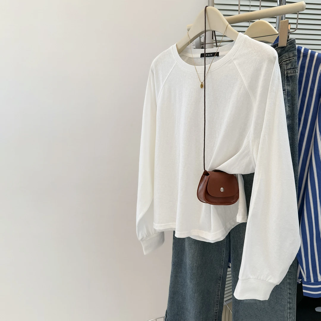 雪花棉长袖T恤女早秋新款线条设计感净色圆领打底衫束袖短款上衣