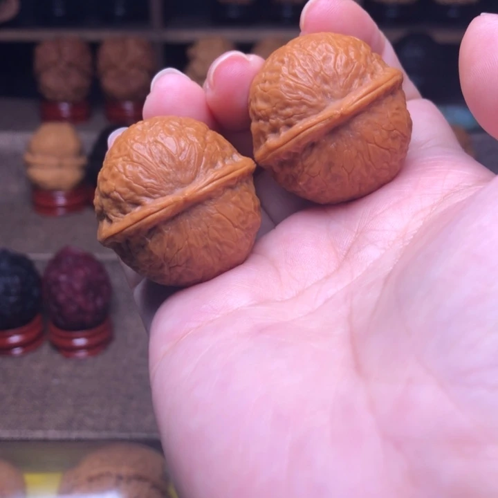 把件橄榄核8红皮蛇皮球33尺
