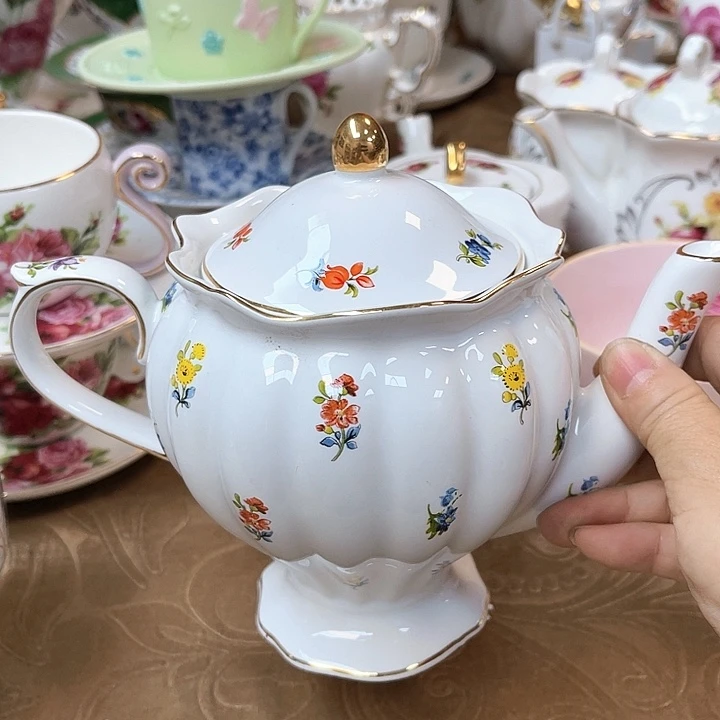 凡间陶瓷有限公司