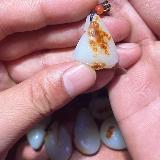 未镶嵌和田玉车挂