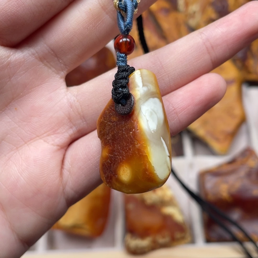 琥珀珠宝奇石未镶嵌