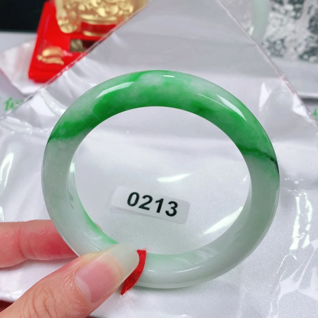 翡翠手镯未镶嵌   编号0213 正圈55+