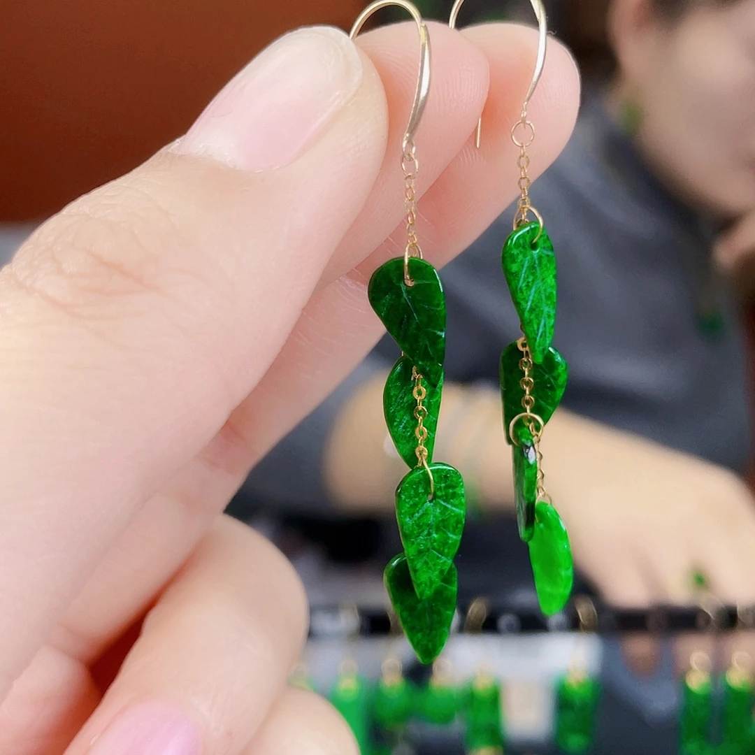 翡翠18K金镶嵌耳饰