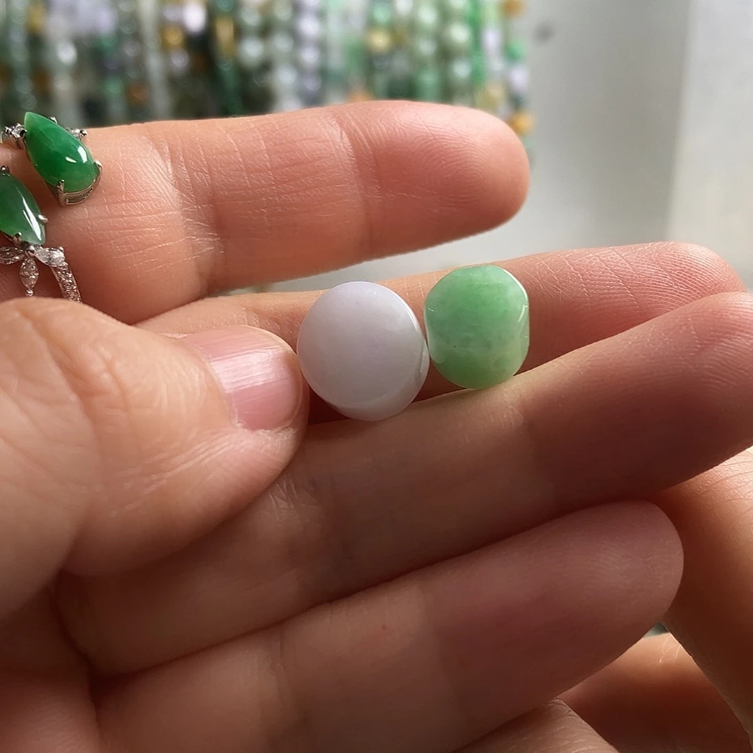 翡翠未镶嵌颈饰09一对通孔