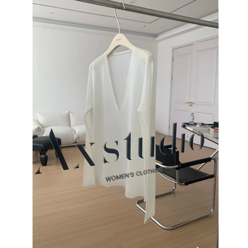 阿昕亮晶晶 半永久 亚麻混纺极简宽松百搭纯色大V领罩衫AX250025