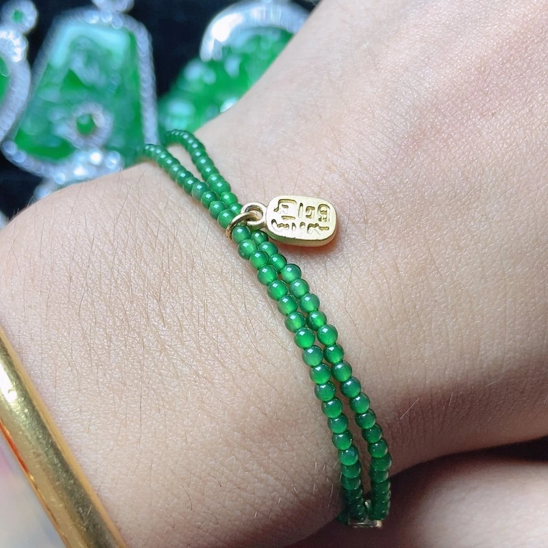 颈饰未镶嵌翡翠