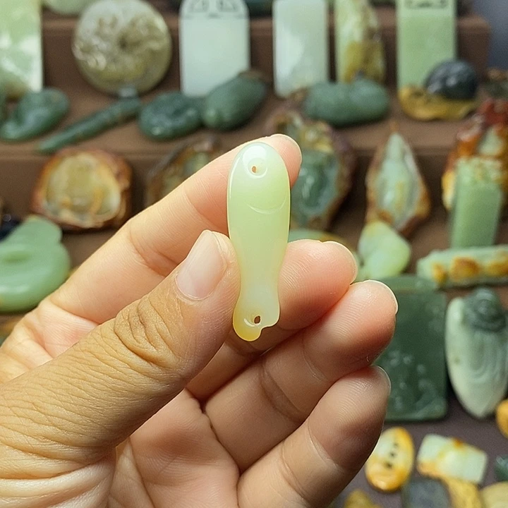 岫岩老玉（透闪石质玉）未镶嵌颈饰