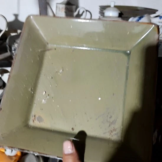 摆件盘子碗茶壶啥都有