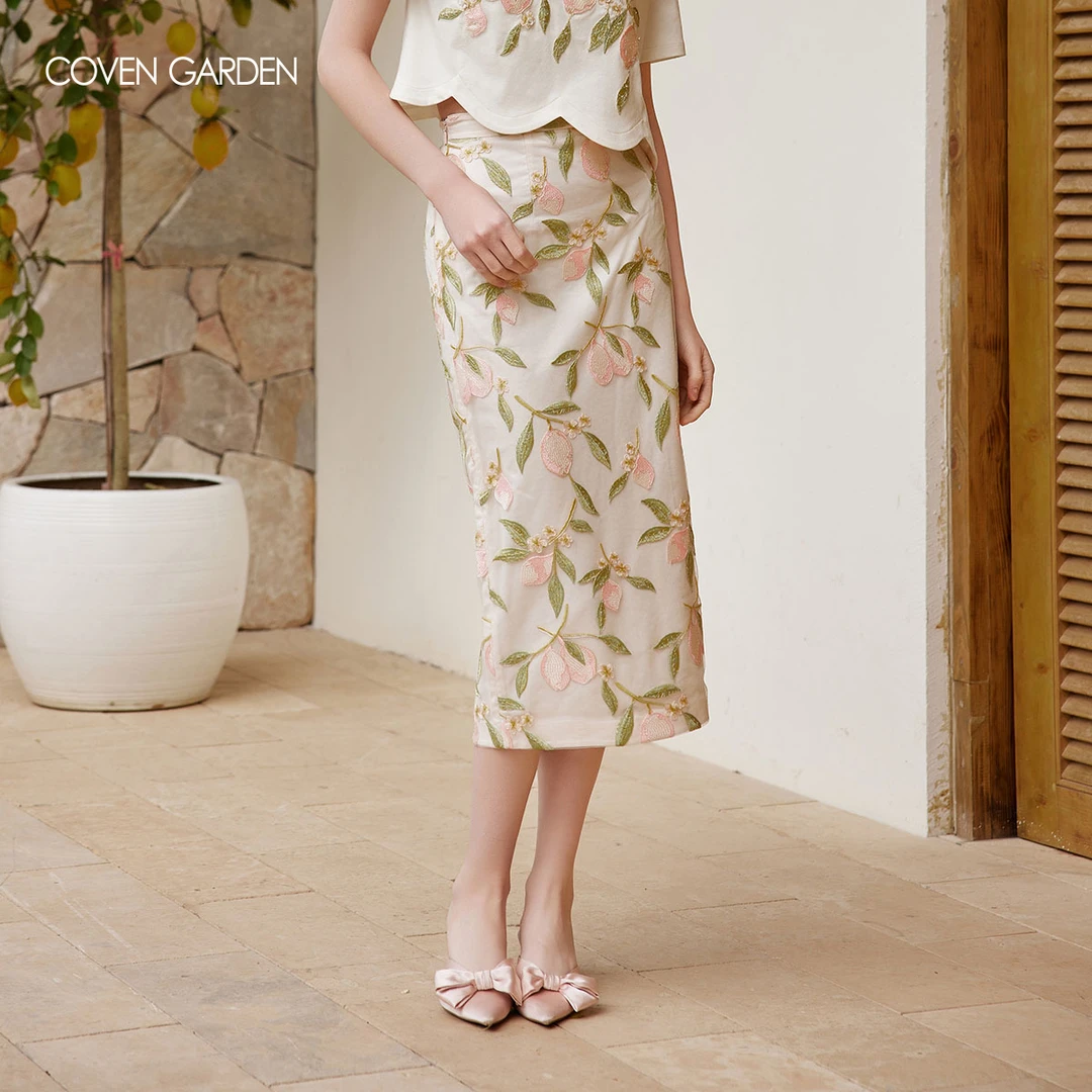 【高高甄选】哥文花园刺绣a字半身裙CLA2071030 COVEN GARDEN