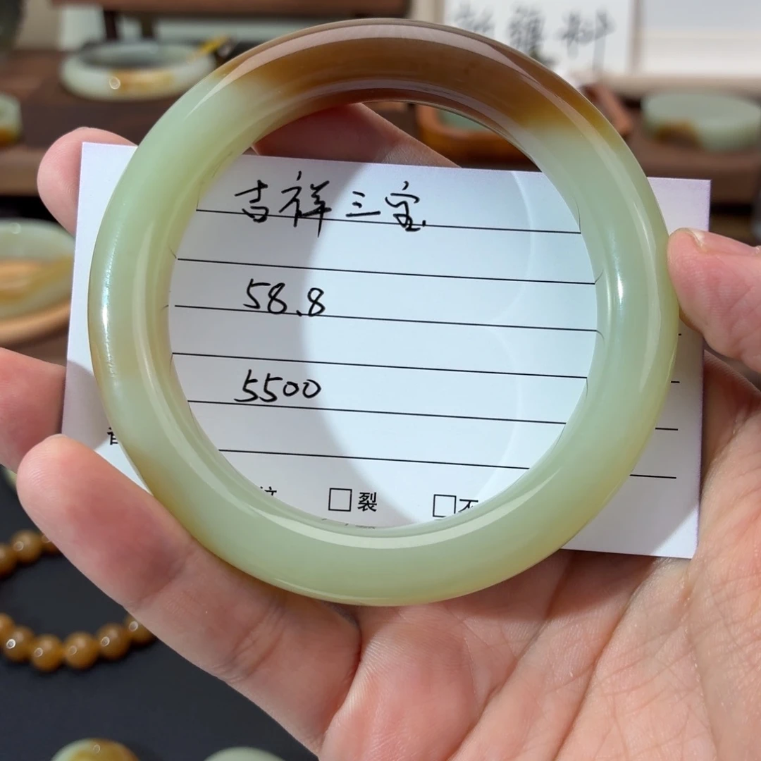 ****宝和田玉（糖玉）未镶嵌手镯