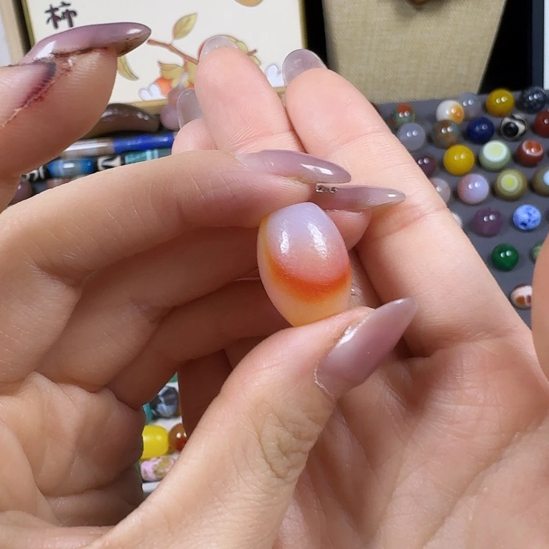 V***y玛瑙/玉髓未镶嵌颈饰