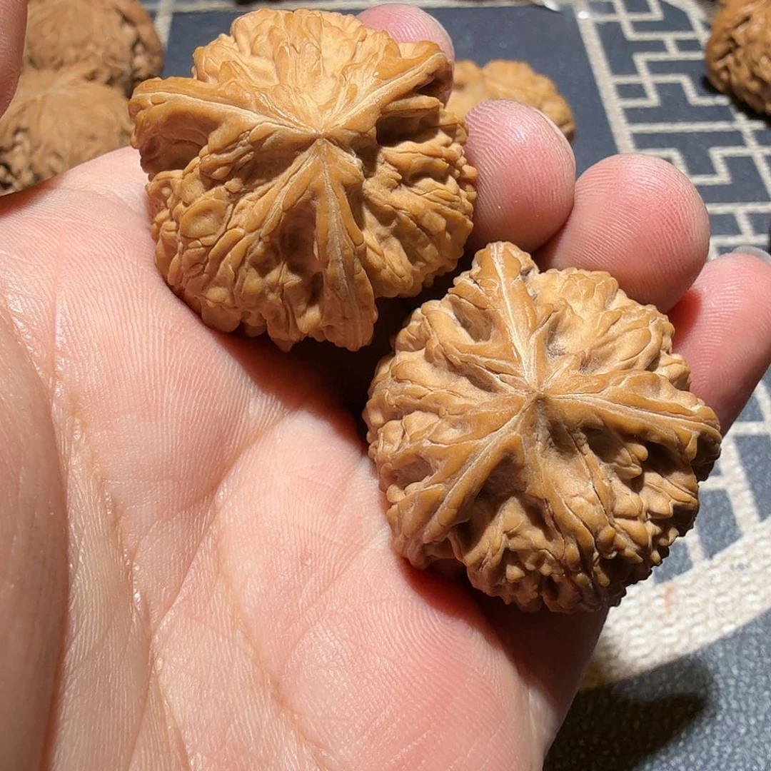 文玩核桃吊坠御龙