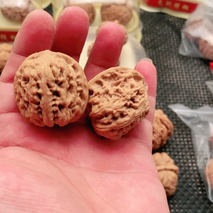 文玩核桃吊坠一***牙