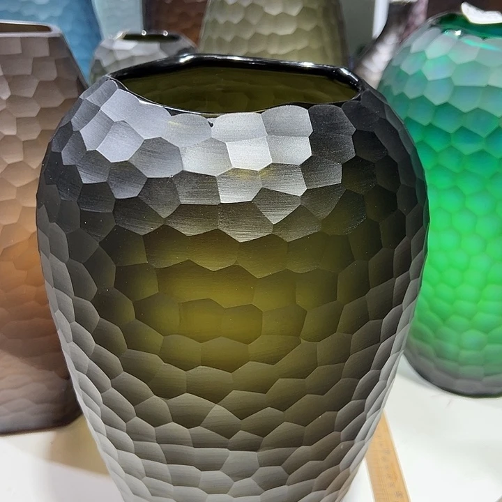 墨绿色磨刻花瓶花器高34口13