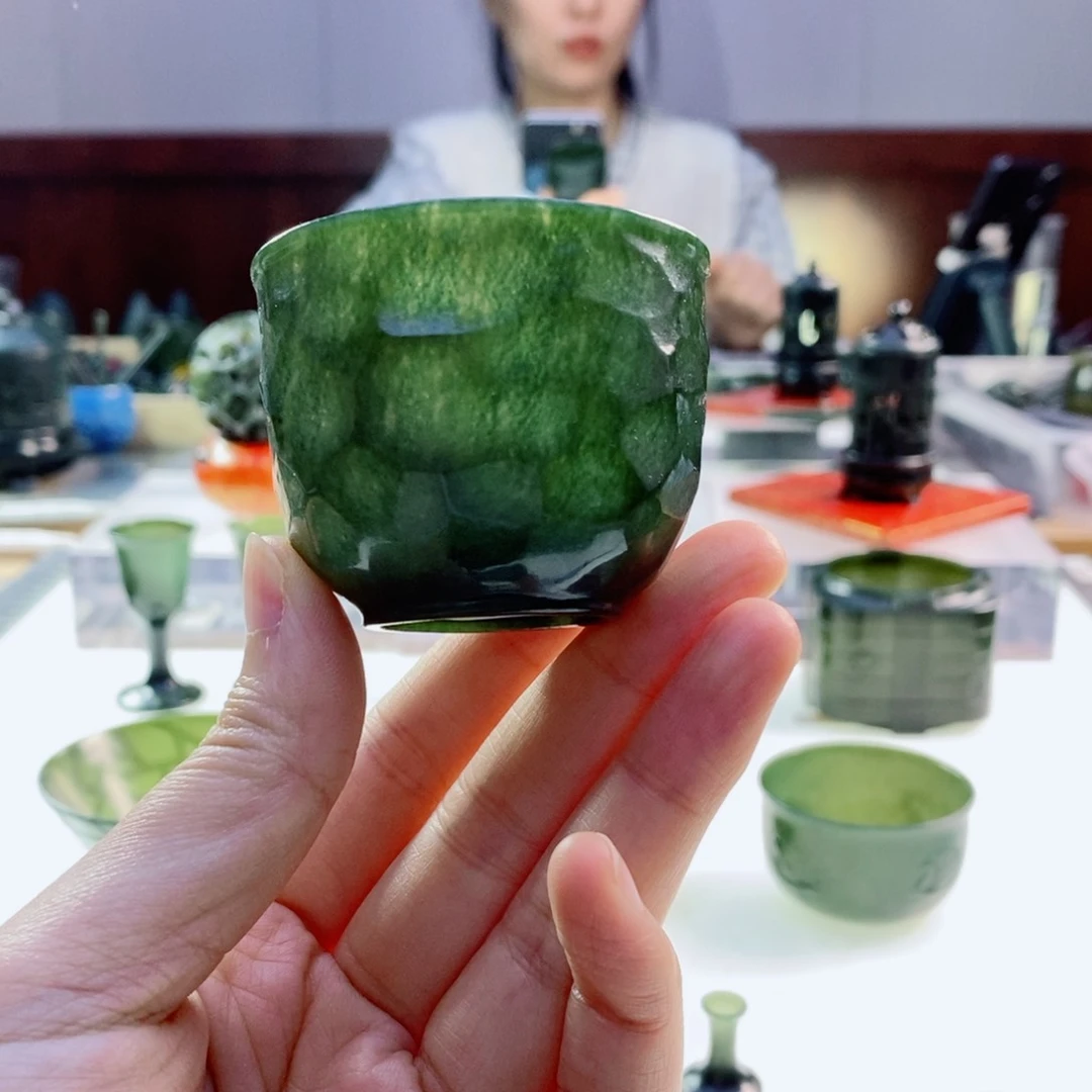 未镶嵌和田玉（青玉）摆件