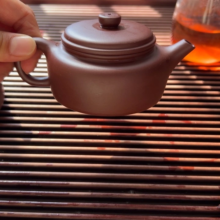 紫砂茶壶龙血砂矮德中150c c