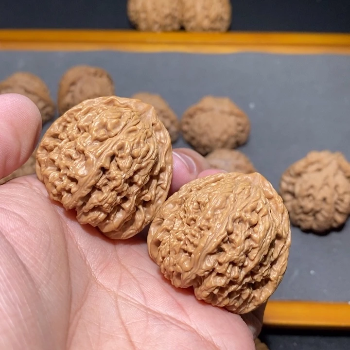 文玩核桃吊坠南疆38