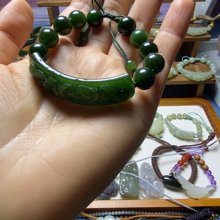 熙***宝和田玉（碧玉）未镶嵌手链