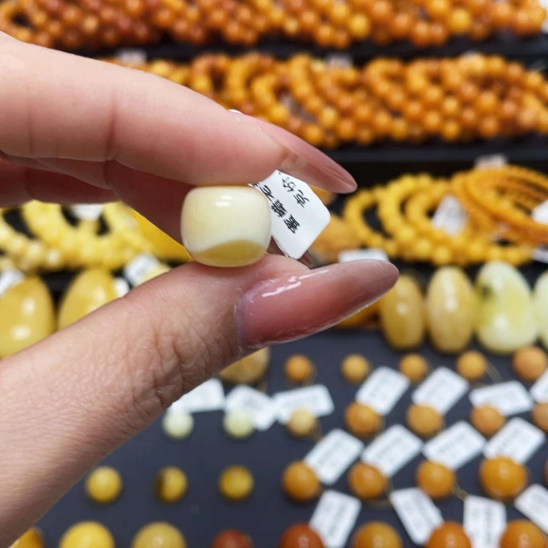 蜜蜡珠宝奇石未镶嵌13.4*12.3mm老型