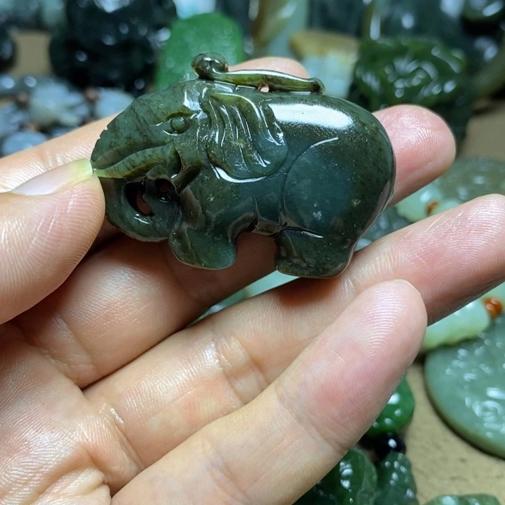 和田玉未镶嵌颈饰