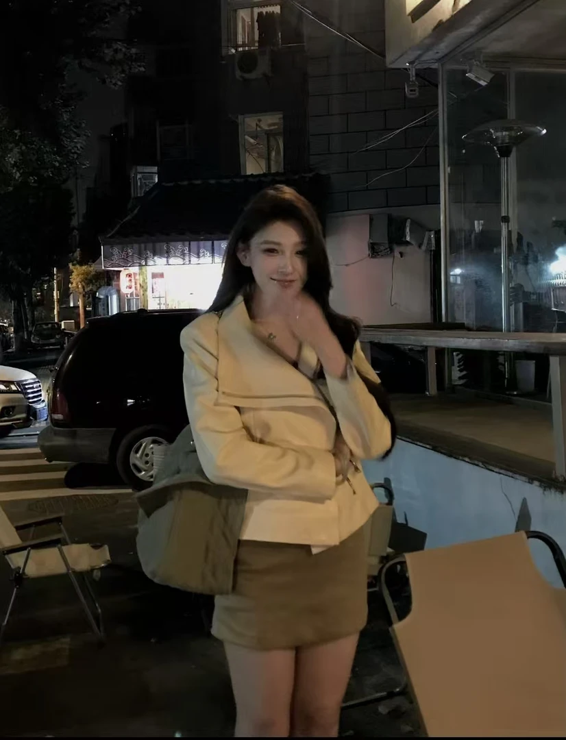 翻领气质春季女翻驳领春秋短外套秋季长袖设计感皮衣   2833