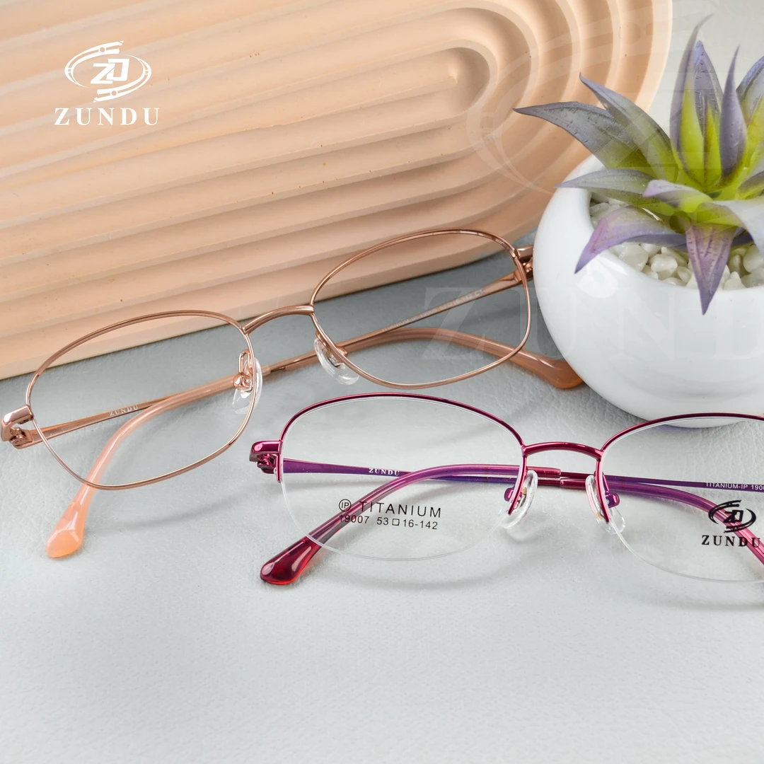 女士商务钛眼镜框椭圆设计显脸小复古镜架