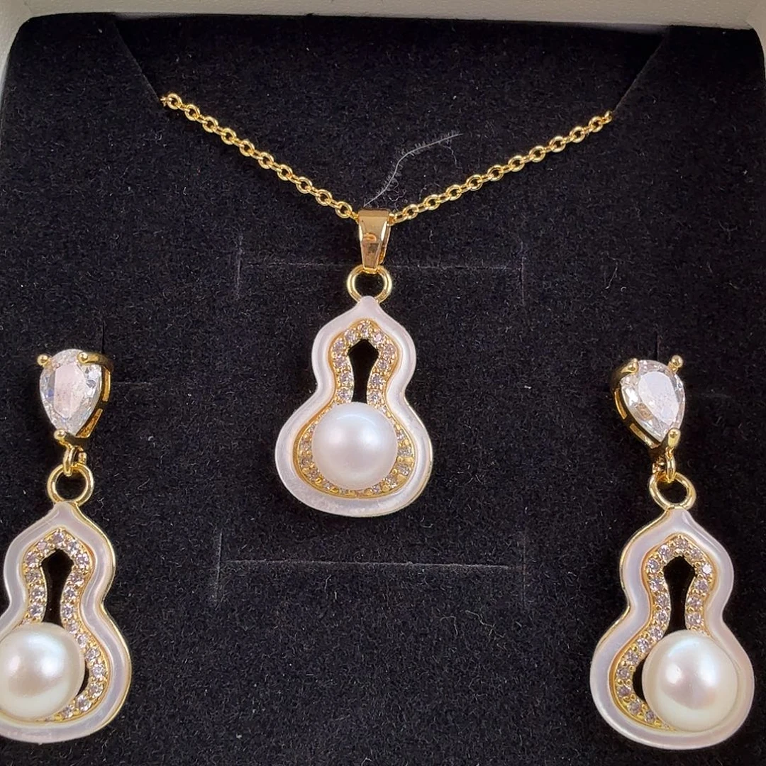 未镶嵌淡水珍珠耳饰