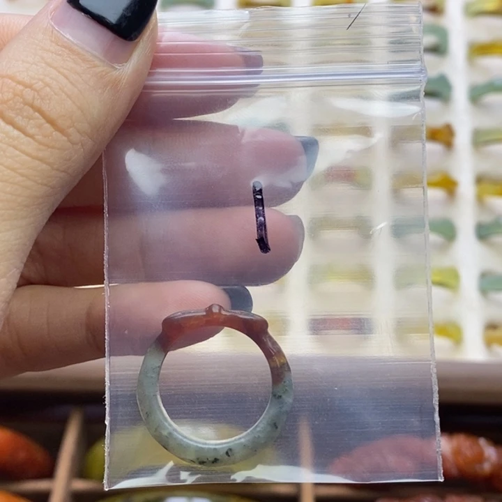 蛇纹石玉手镯未镶嵌冰****)