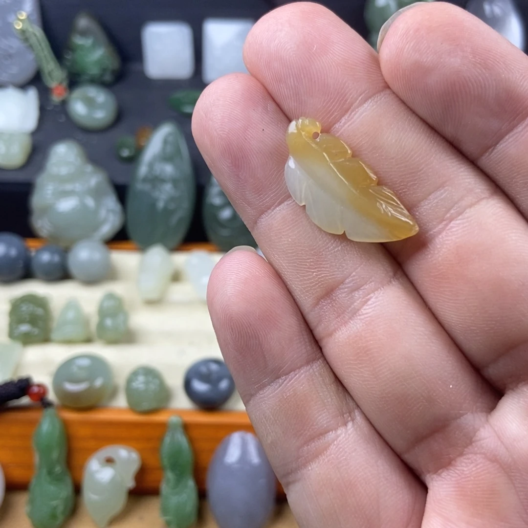 颈饰未镶嵌和田玉