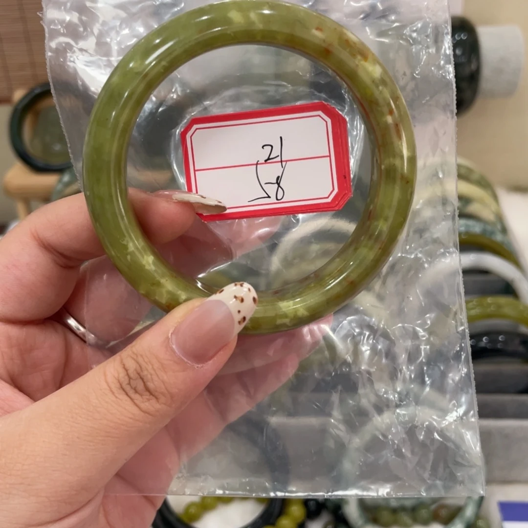 蛇纹石玉手镯未镶嵌