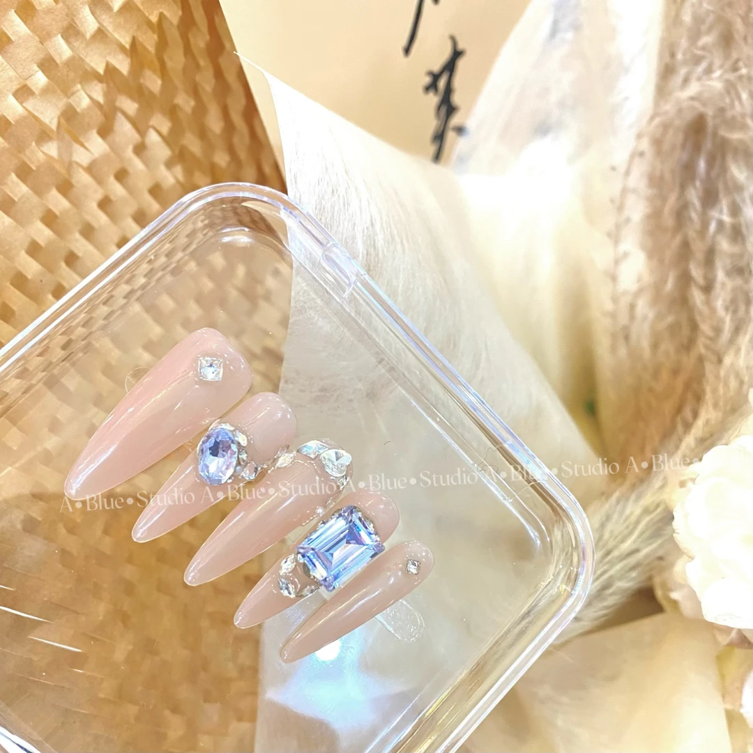 「紫调香波」關於藍色设计爆闪裸色显白高级气质夏日可拆卸穿戴甲