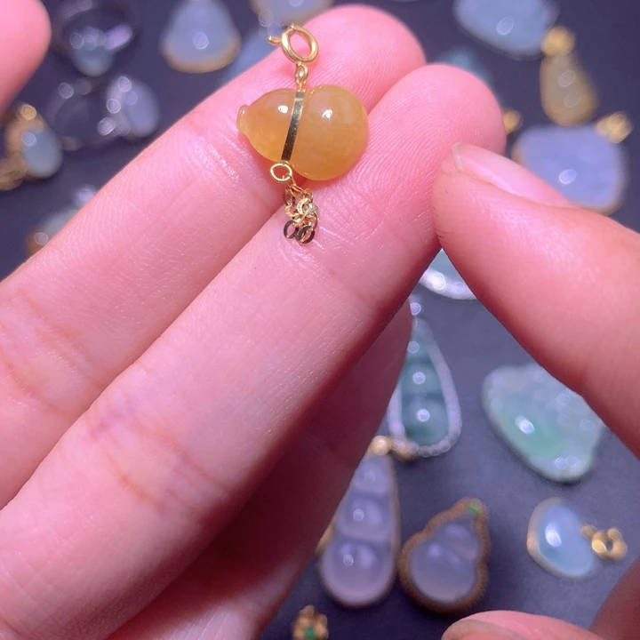 颈饰18K金镶嵌翡翠翡翠