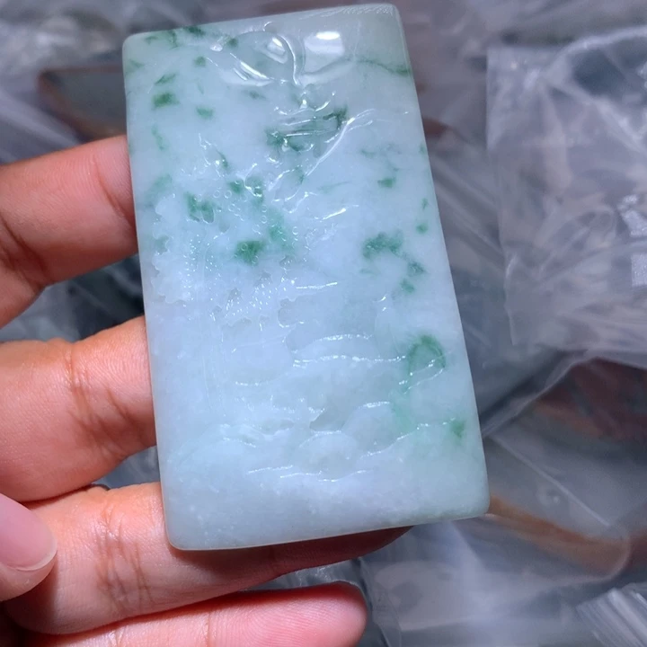 翡翠未镶嵌颈饰保真天然A货翡翠