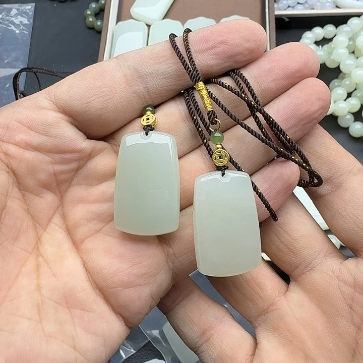 和田玉未镶嵌颈饰新疆金山矿钢板料无事牌多样性发一