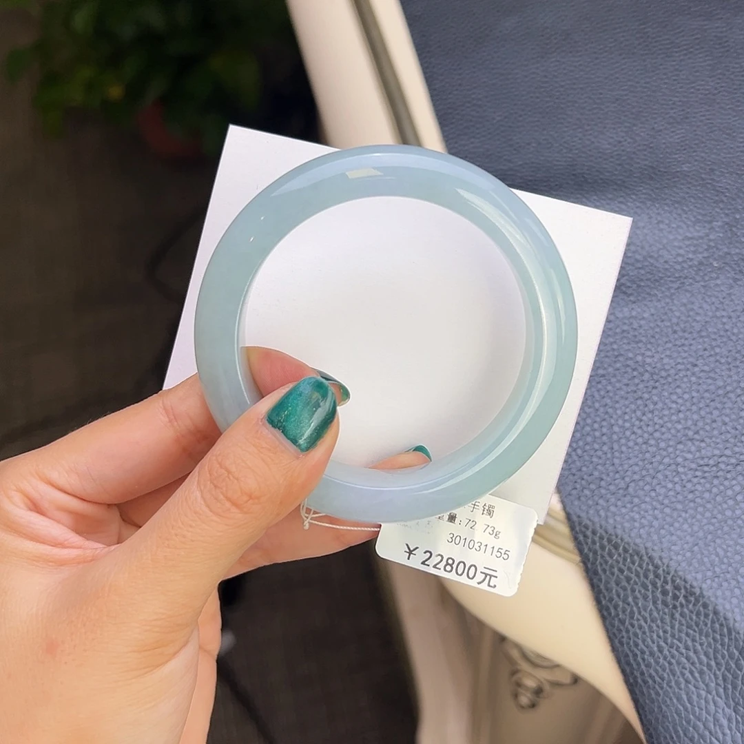 翡翠未镶嵌手镯57冰蓝厚庄