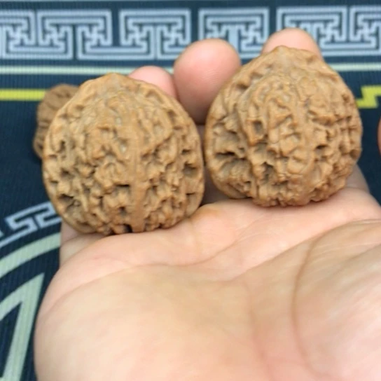 沉***醉文玩核桃把件南疆石啊啊啊啊啊啊