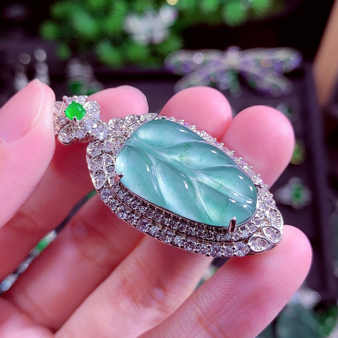 颈饰未镶嵌翡翠天然